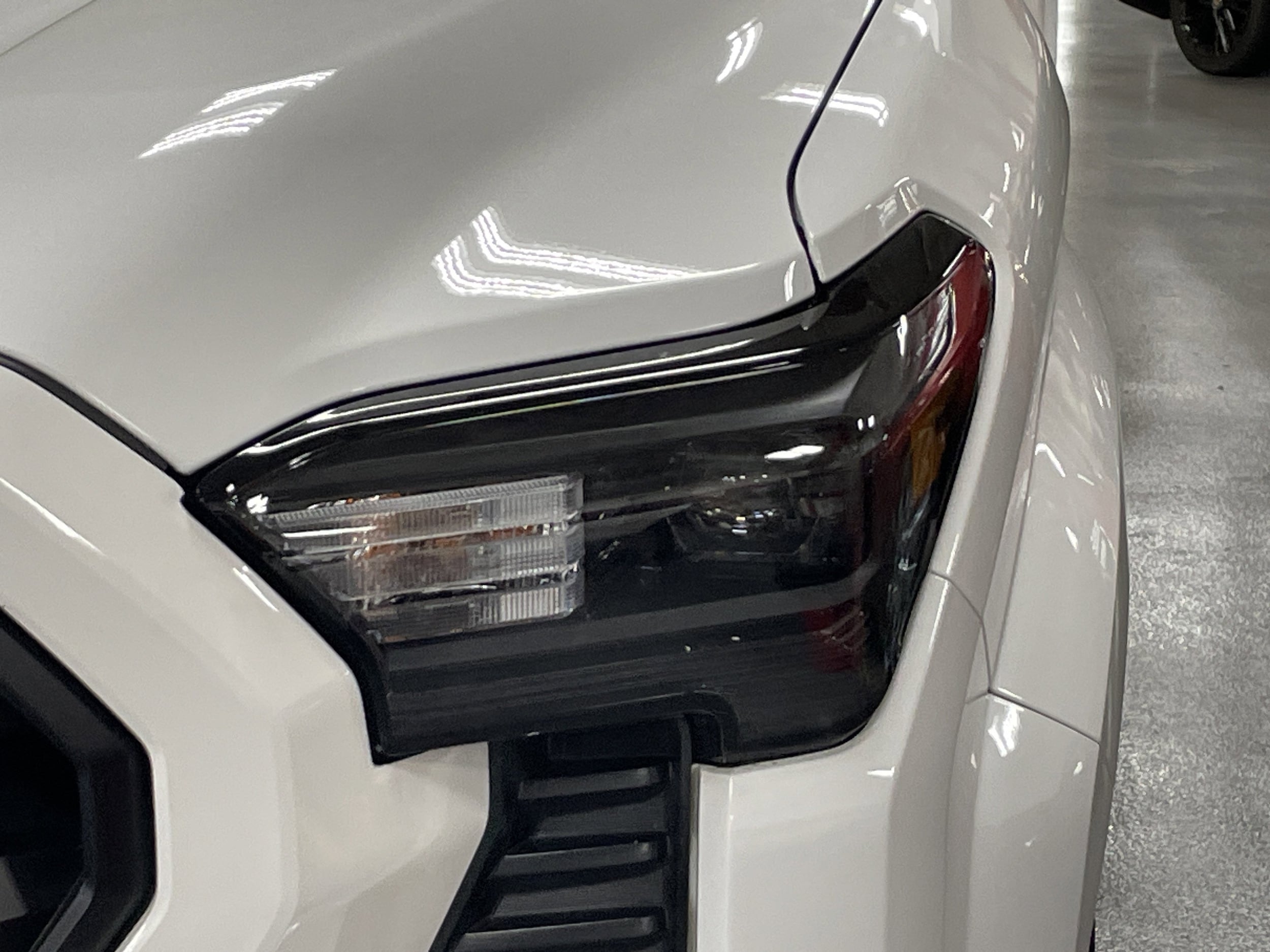 2025 Toyota Tacoma 4WD SR5 photo 4