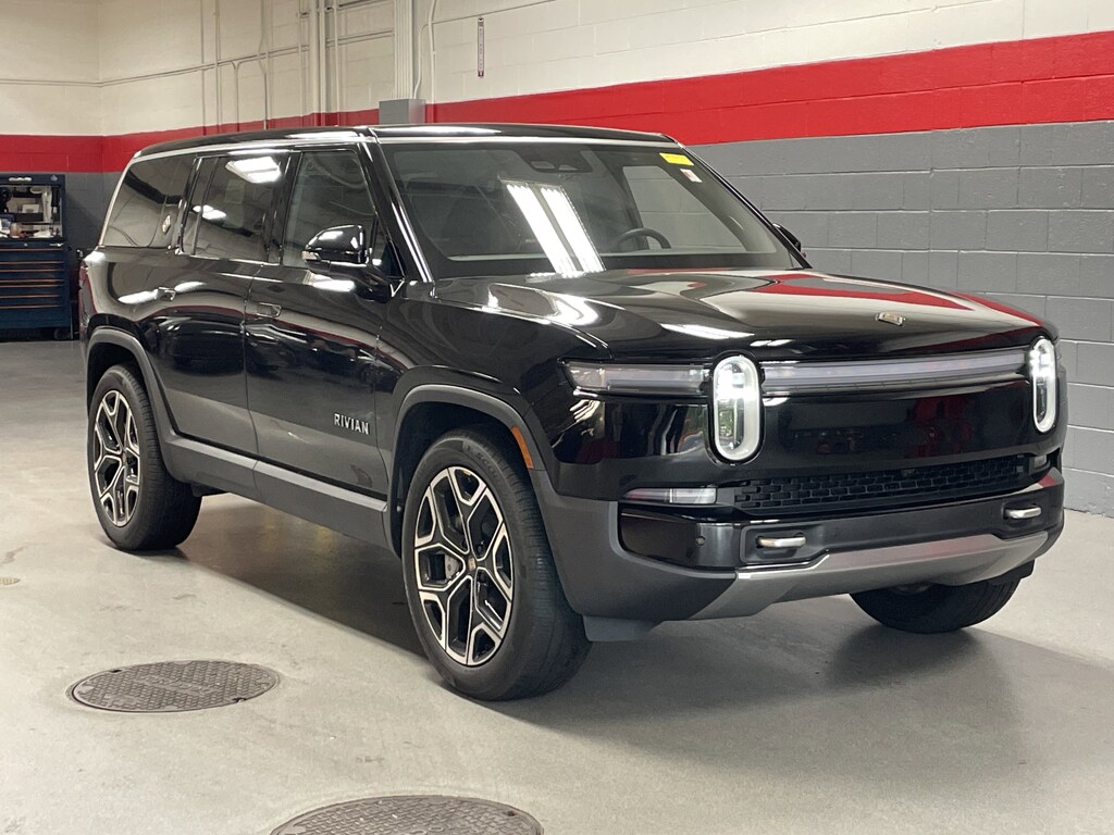 Used 2025 Rivian R1S Adventure SUV