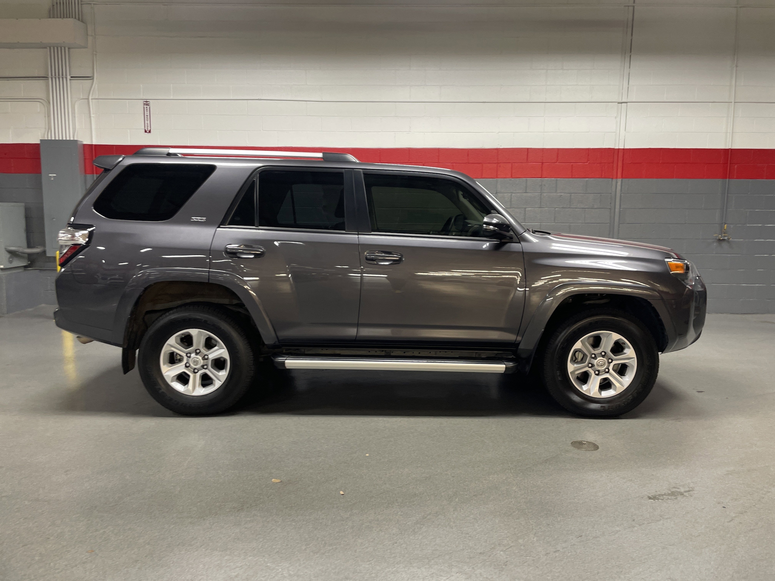 2021 Toyota 4Runner SR5 Premium photo 6