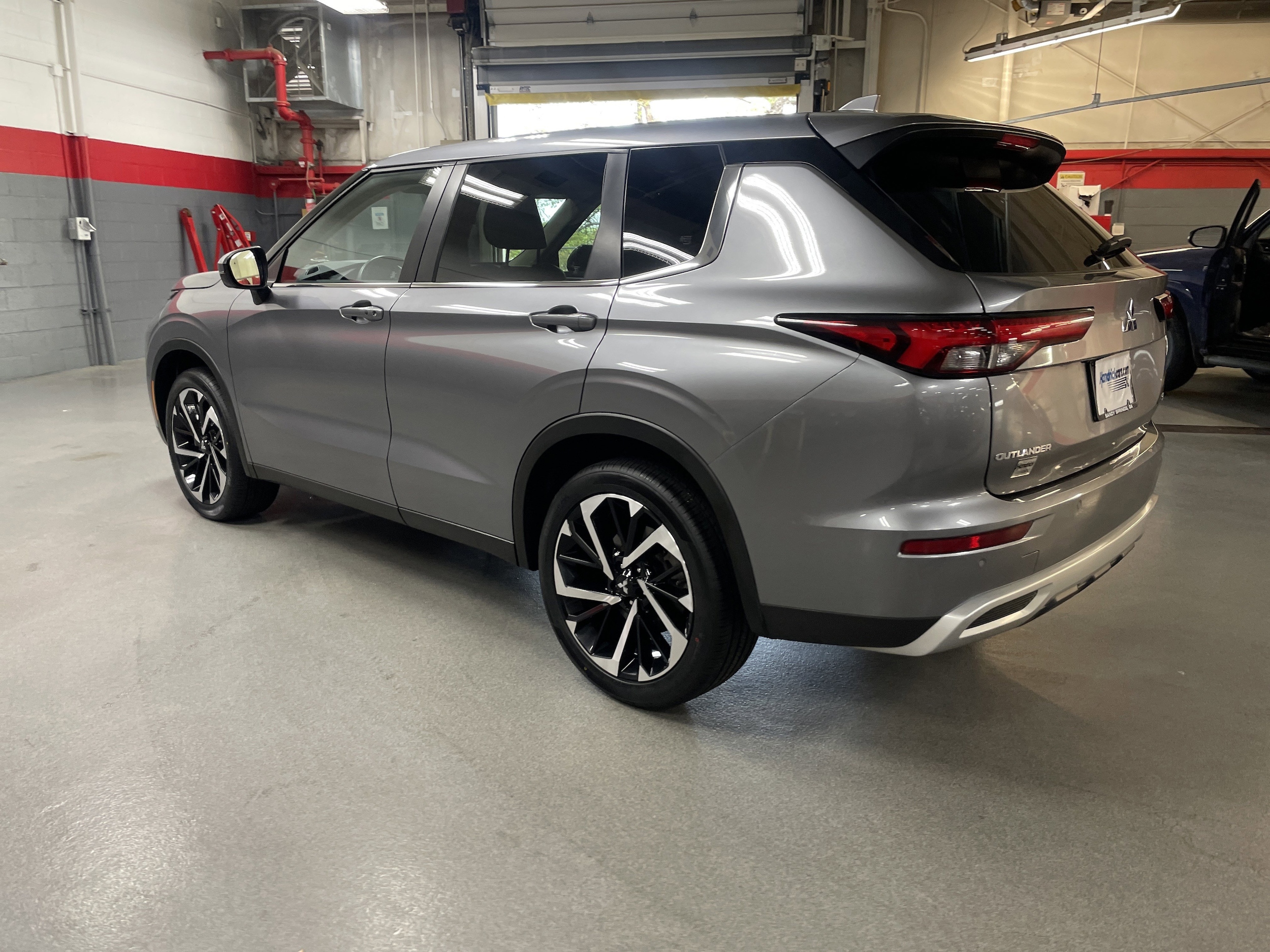 2024 Mitsubishi Outlander SE photo 6