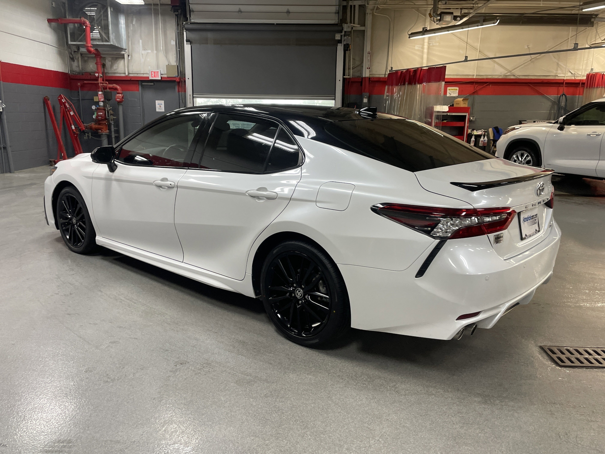 2023 Toyota Camry XSE V6 photo 6