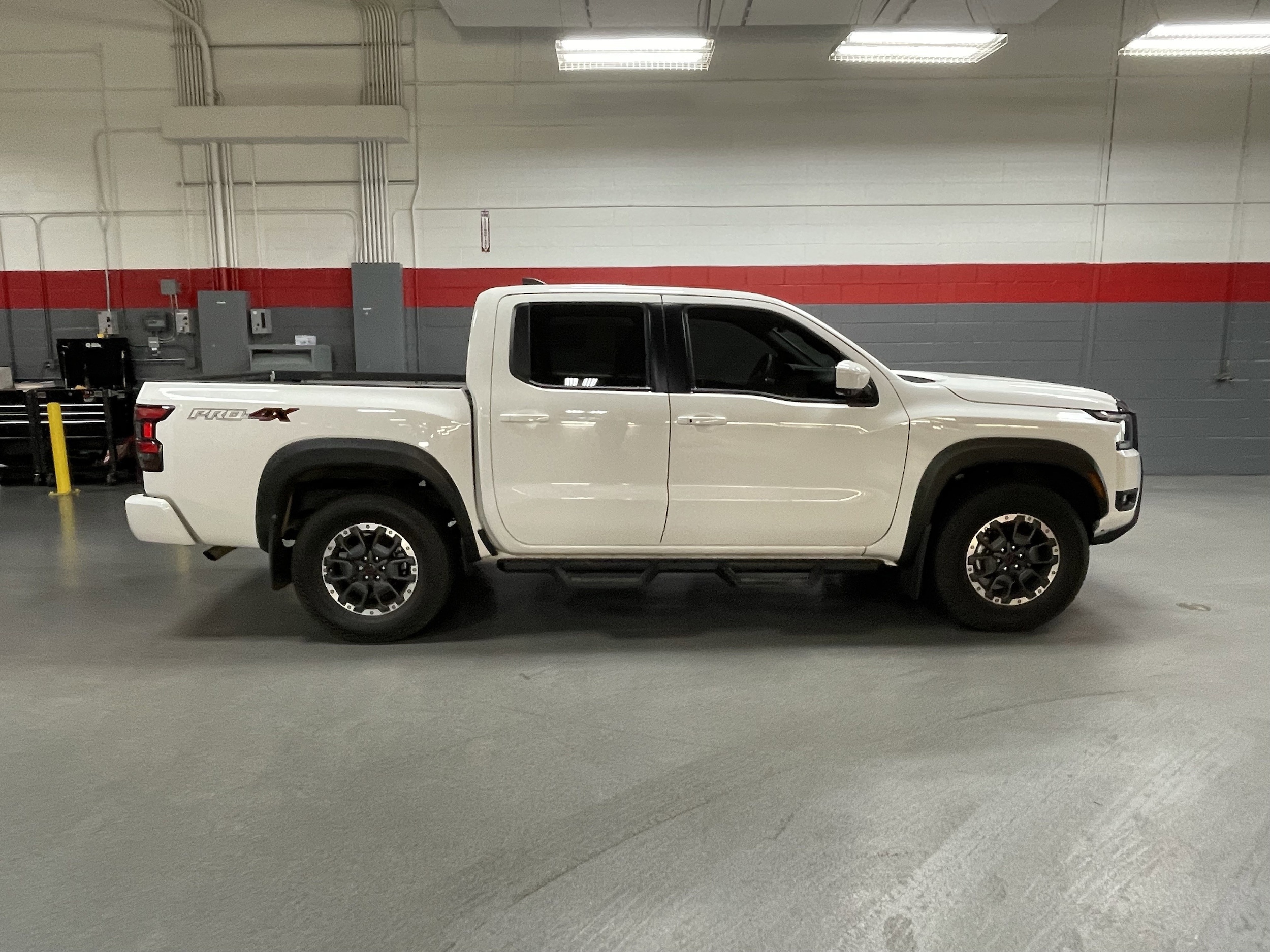 2025 Nissan Frontier PRO-4X photo 6