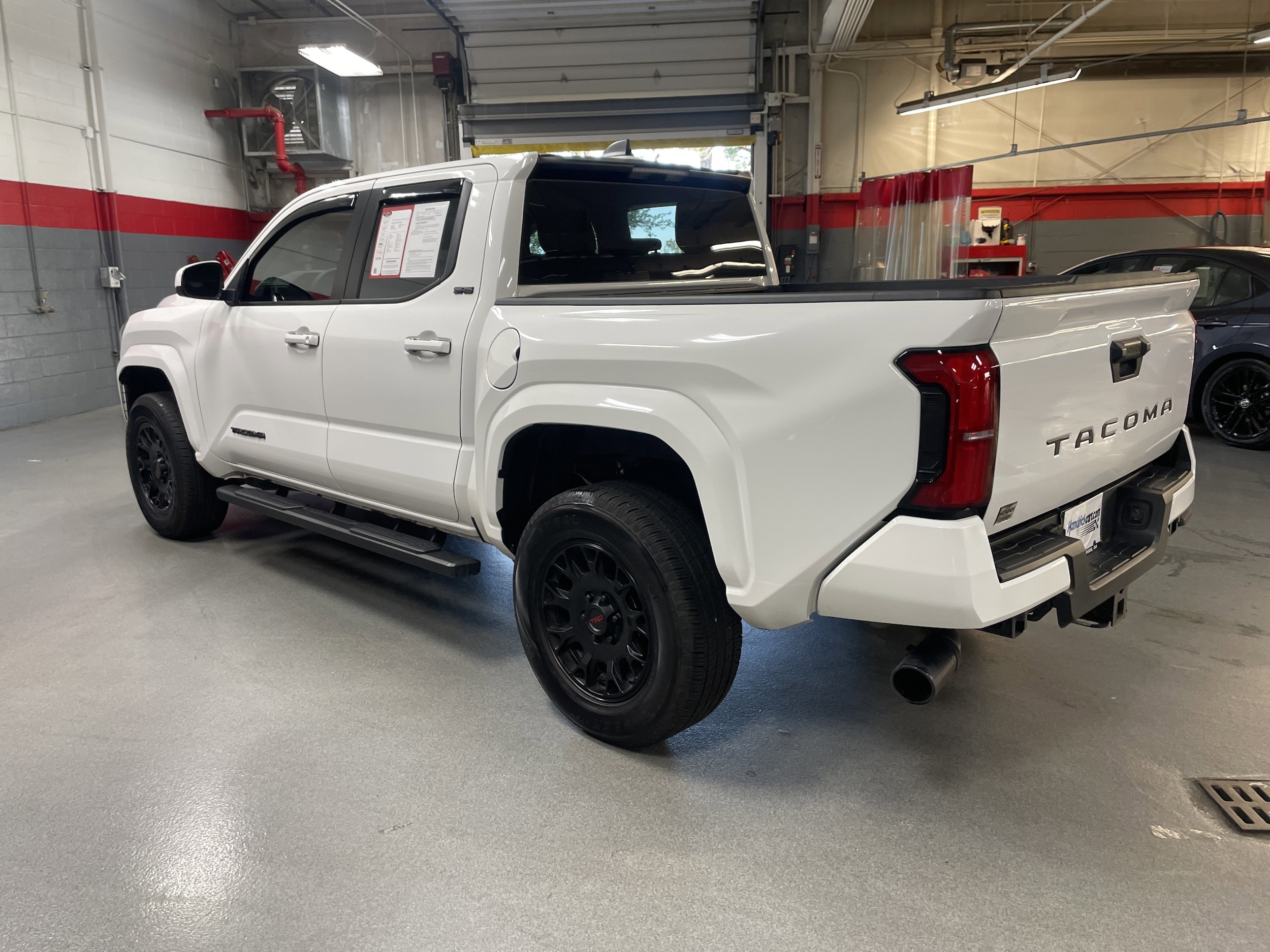 2024 Toyota Tacoma 2WD SR5 photo 6