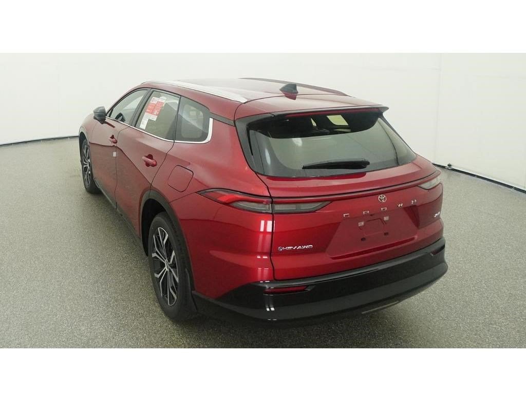 Toyota Crown Signia XLE