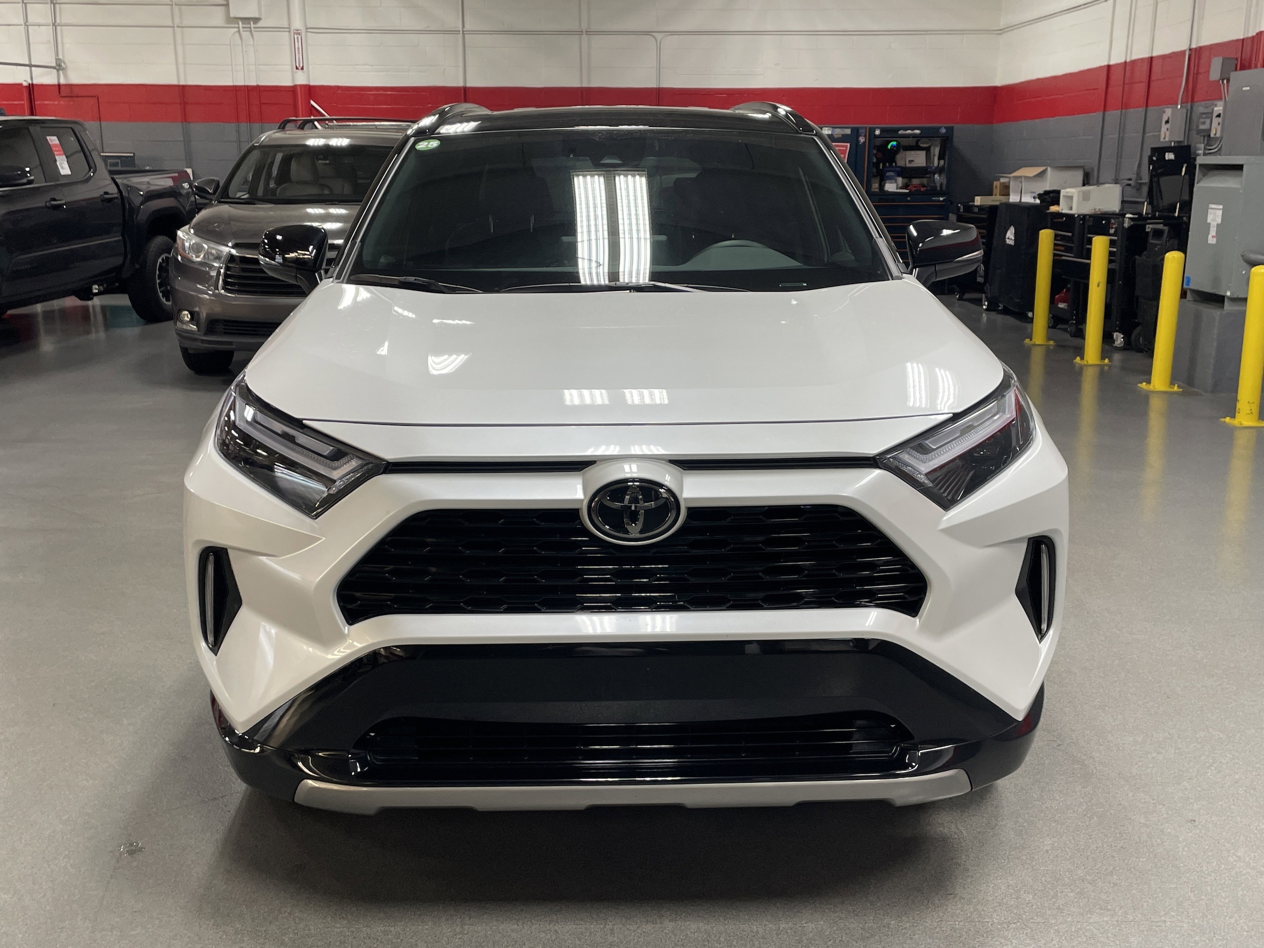 2025 Toyota RAV4 Hybrid XSE photo 2