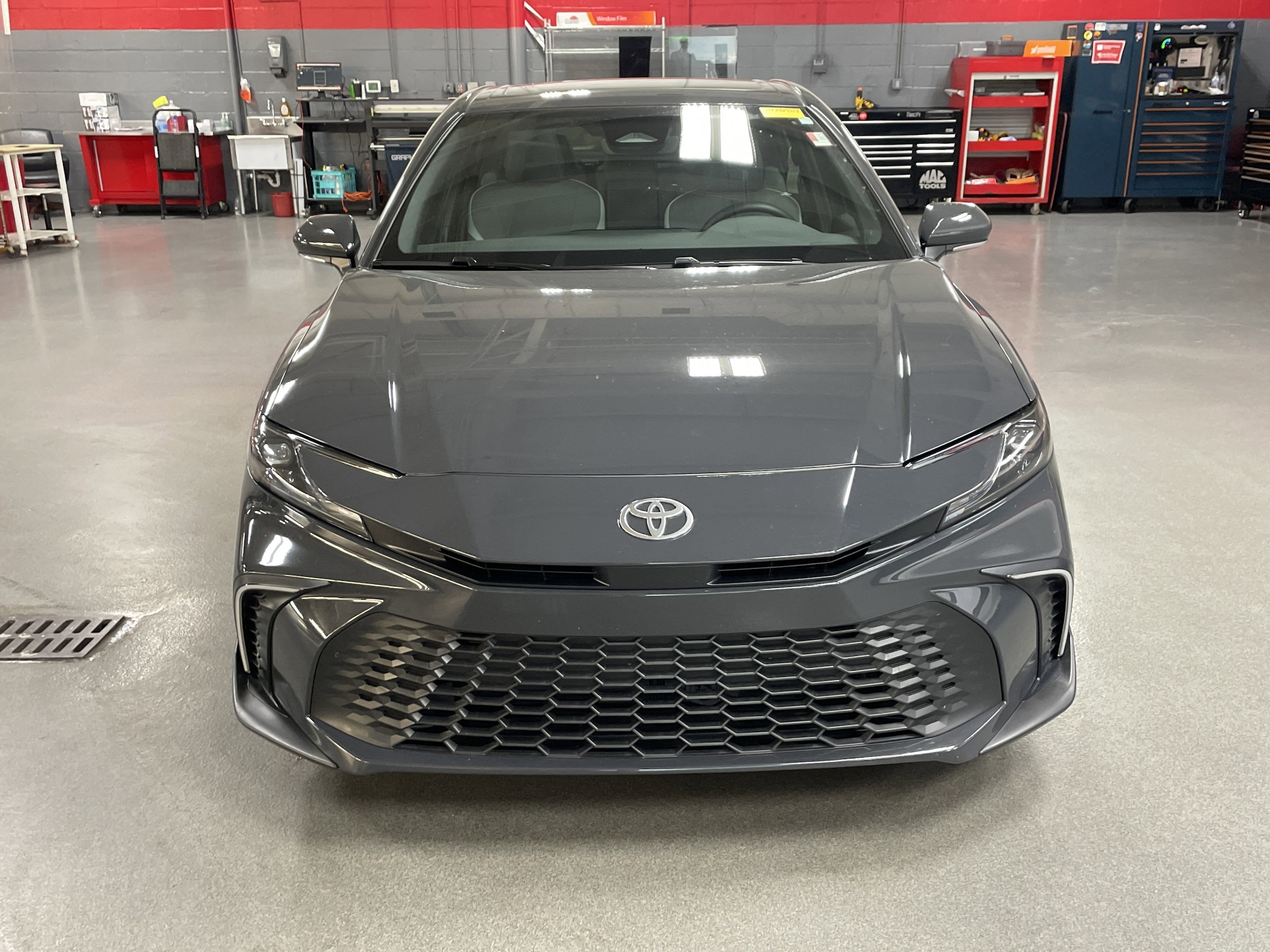 2025 Toyota Camry SE photo 2