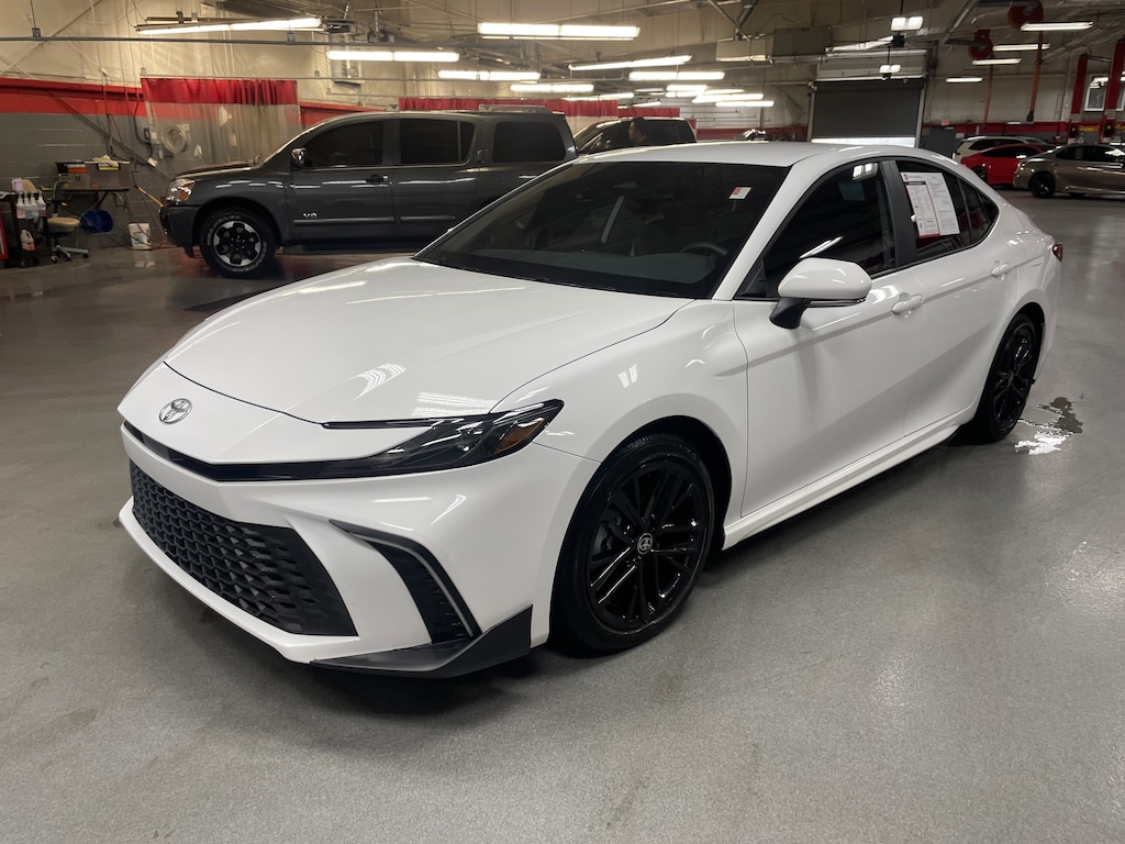 Used 2025 Toyota Camry SE Sedan