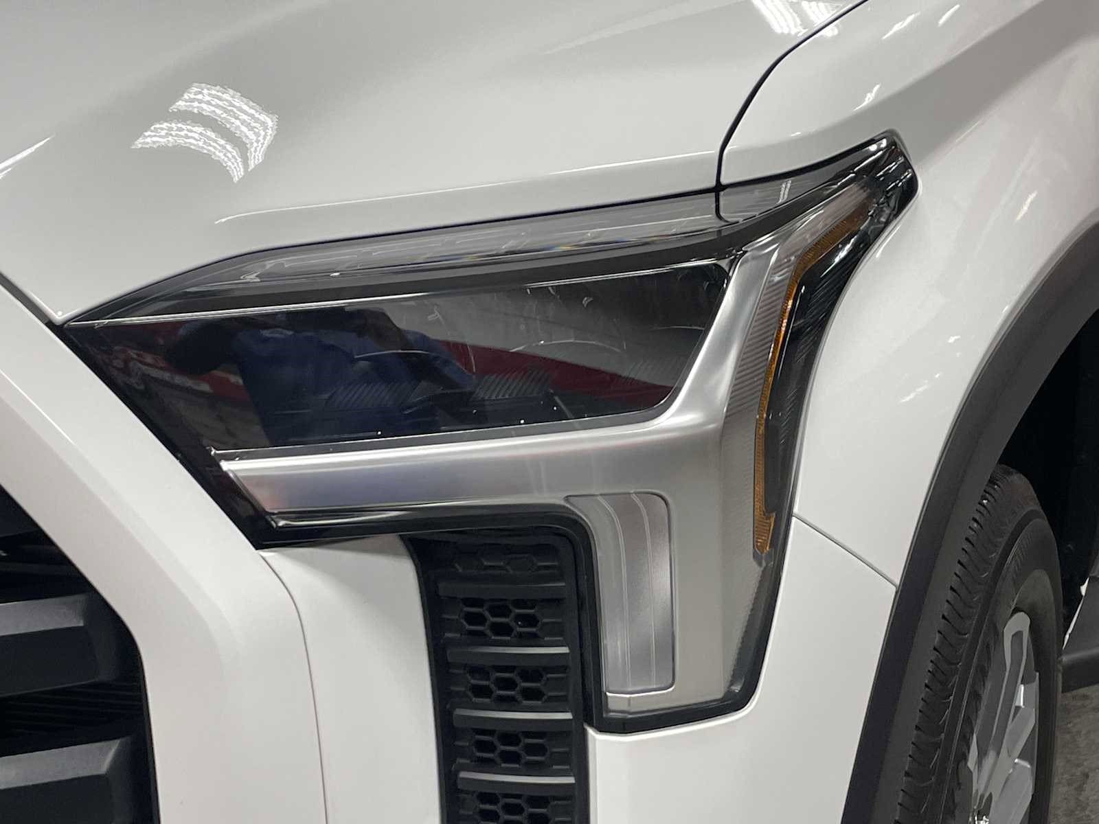 2024 Toyota Tundra 4WD Limited photo 4