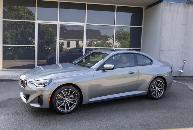 2025 Bmw 230i 230i xDrive photo 4