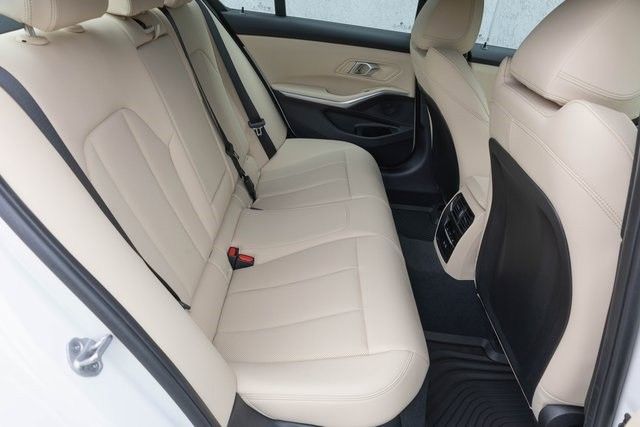 2025 BMW 3 Series 330i - Photo 19