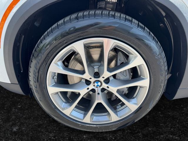 2026 BMW X5 50e - Photo 9