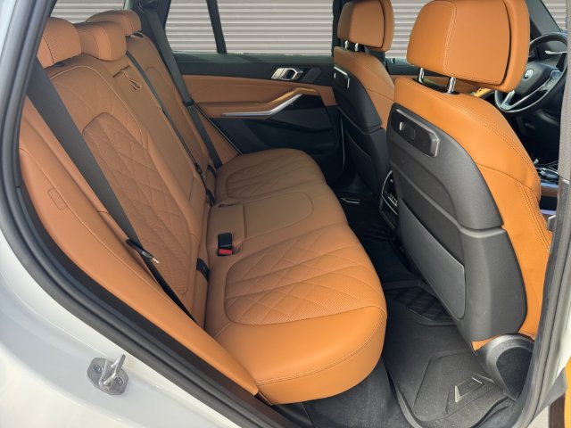 2026 BMW X5 50e - Photo 17