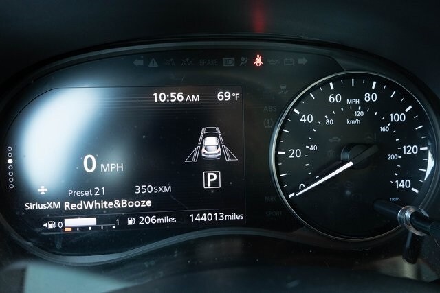 2021 Nissan Kicks SR photo 3