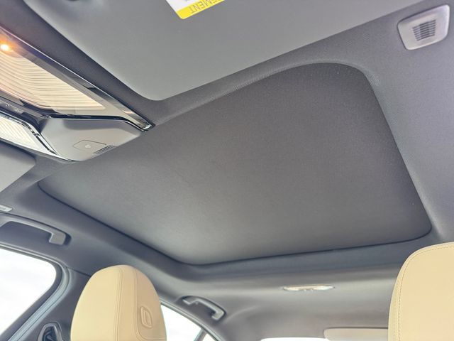 2026 BMW 3 Series 330i - Photo 24