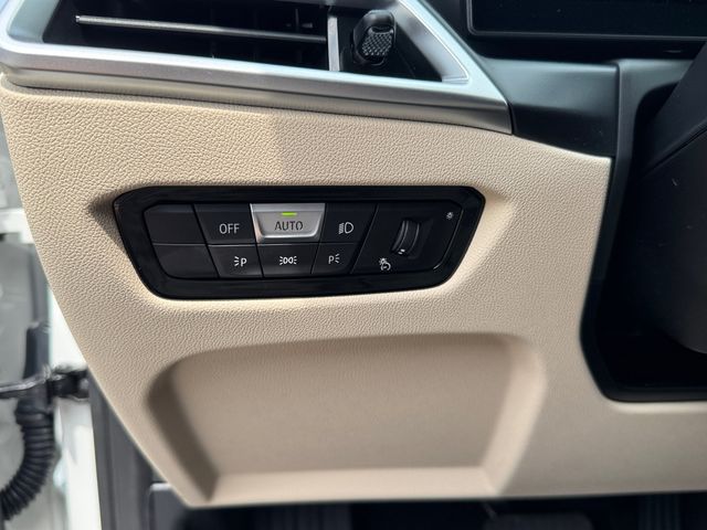 2026 BMW 3 Series 330i - Photo 23