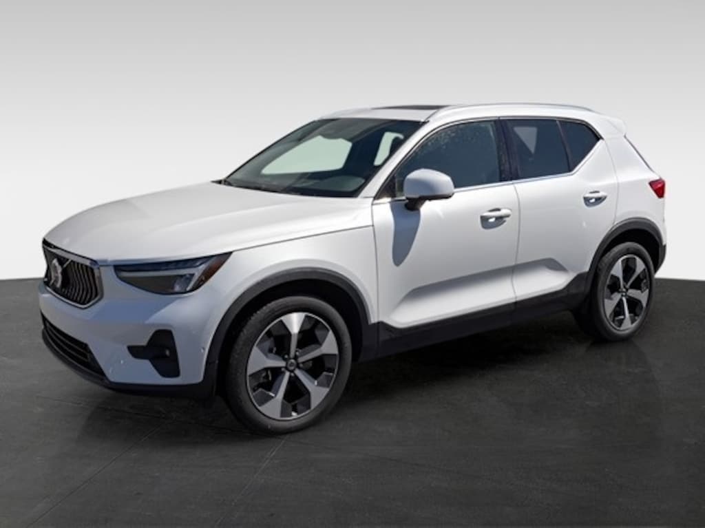 Used 2024 Volvo XC40 B5 Plus Bright Theme SUV