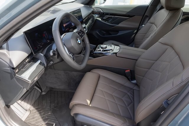 2026 Bmw 530i xDrive photo 2