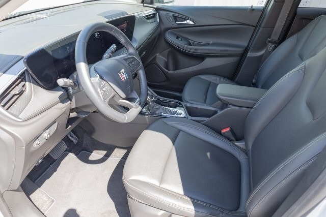 2024 Buick Encore GX Sport Touring photo 2