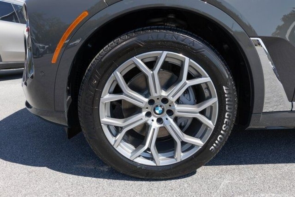 New 2026 BMW X7 xDrive40i SUV