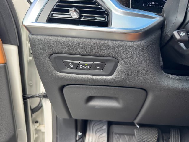 2026 BMW X5 50e - Photo 24