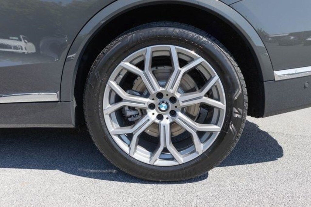 New 2026 BMW X7 xDrive40i SUV