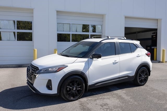 2021 Nissan Kicks SR photo 4