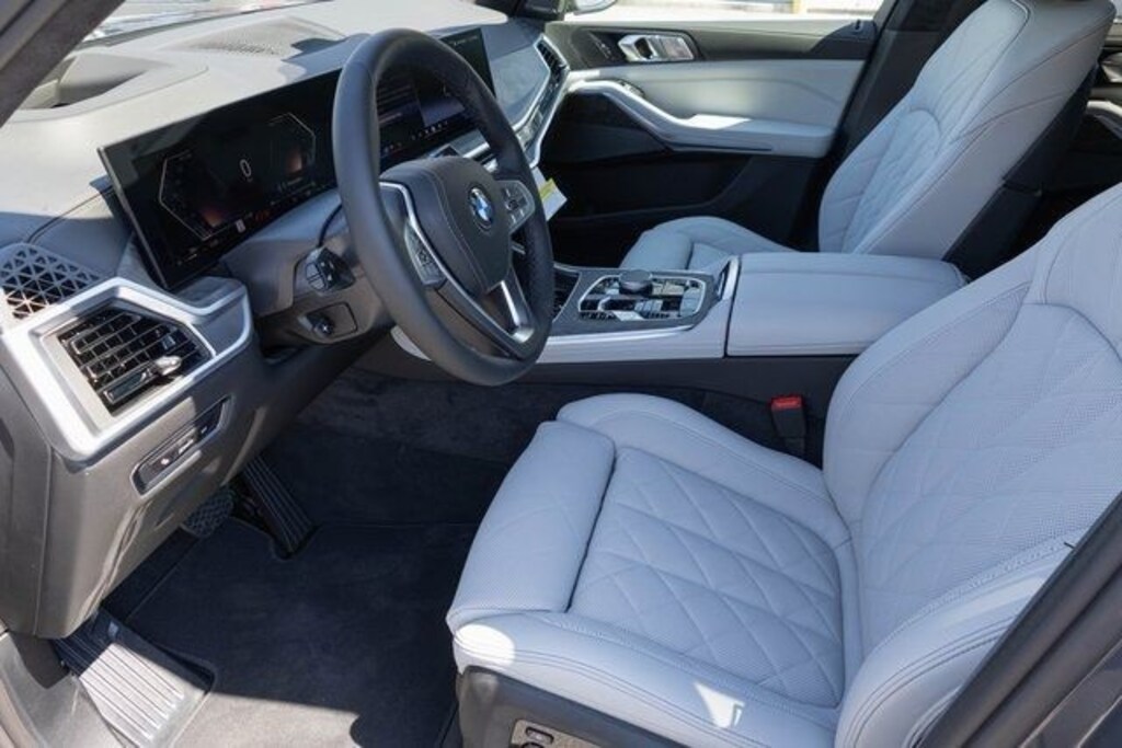 New 2026 BMW X7 xDrive40i SUV