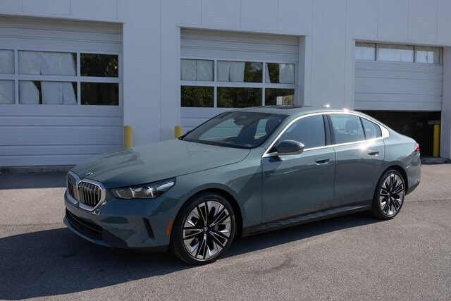 2024 Bmw 530i Sedan photo 3