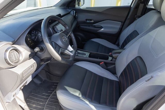 2021 Nissan Kicks SR photo 2