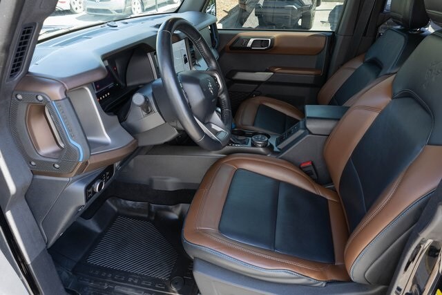 2023 Ford Bronco Outer Banks photo 2