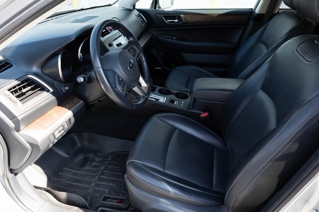 2015 Subaru Outback 2.5i photo 2