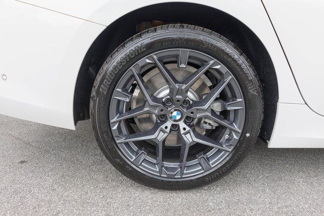 2025 BMW 3 Series 330i - Photo 10