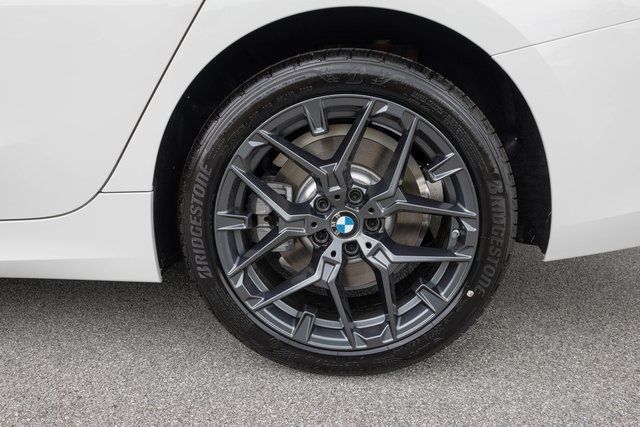 2025 BMW 3 Series 330i - Photo 6