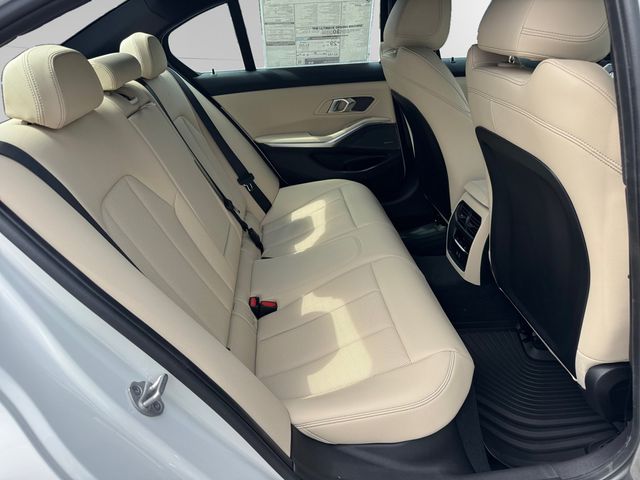 2026 BMW 3 Series 330i - Photo 17
