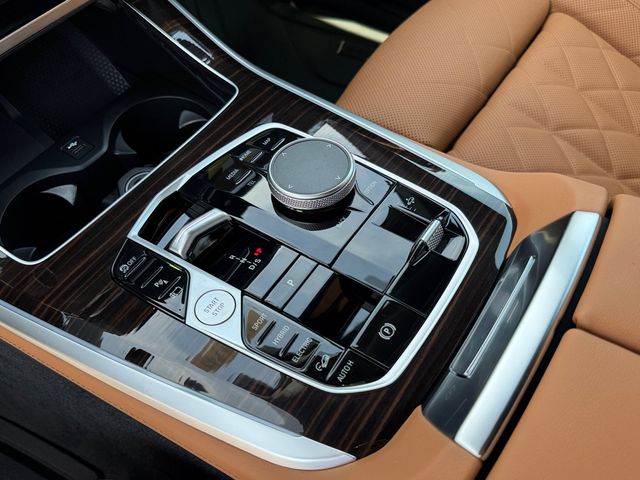 2026 BMW X5 50e - Photo 21