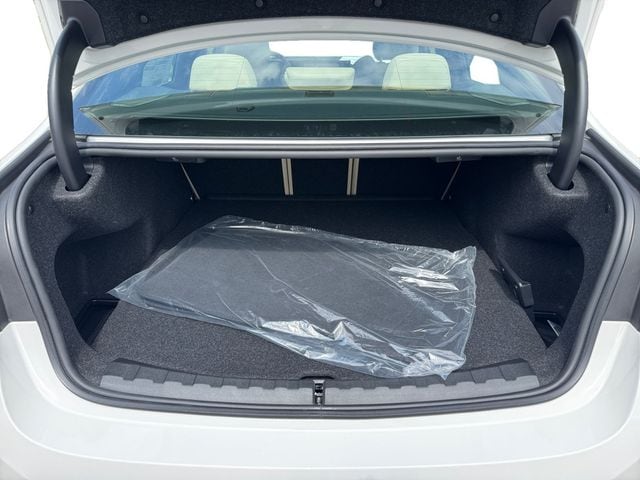 2026 BMW 3 Series 330i - Photo 18