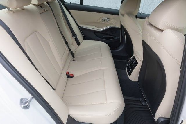 2025 BMW 3 Series 330i - Photo 19