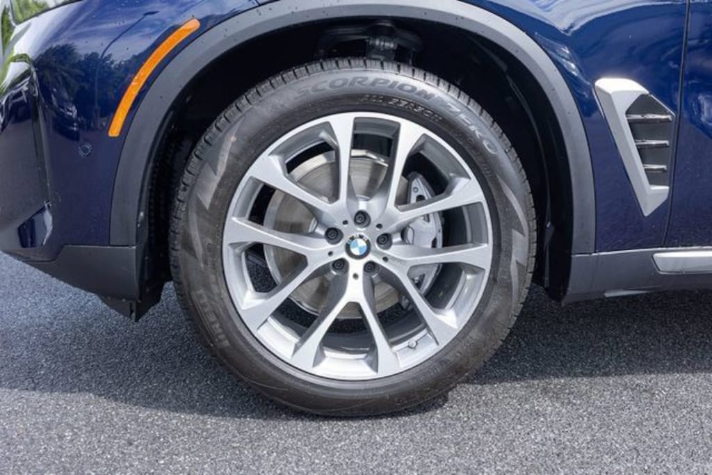 New 2026 BMW X5 xDrive40i SUV