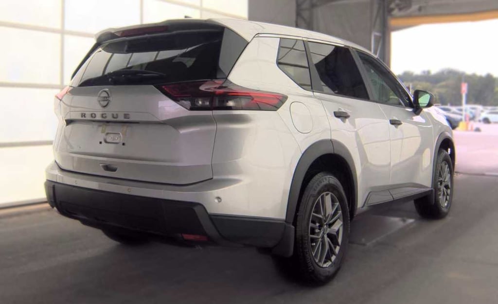 Used 2025 Nissan Rogue S FWD
