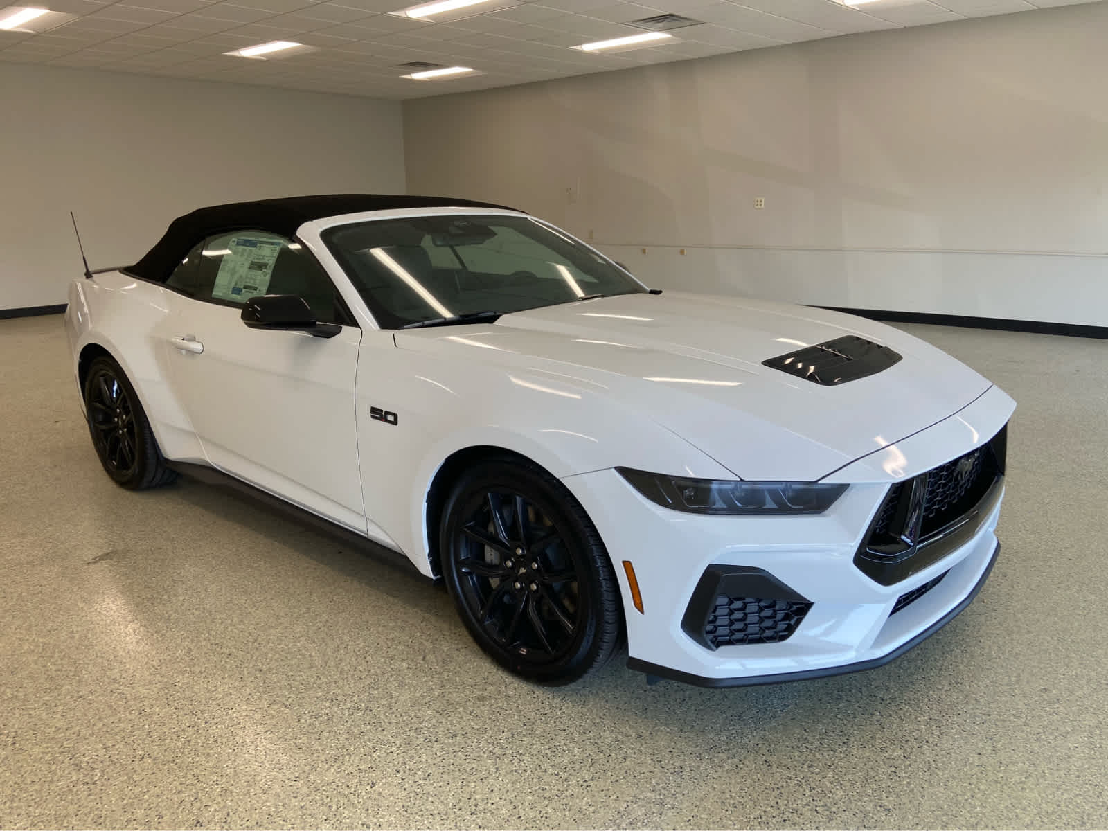 2025 Ford Mustang GT Premium Convertible photo 3