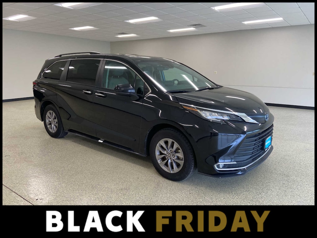 Used 2023 Toyota Sienna XLE FWD 7-Passenger (Natl)