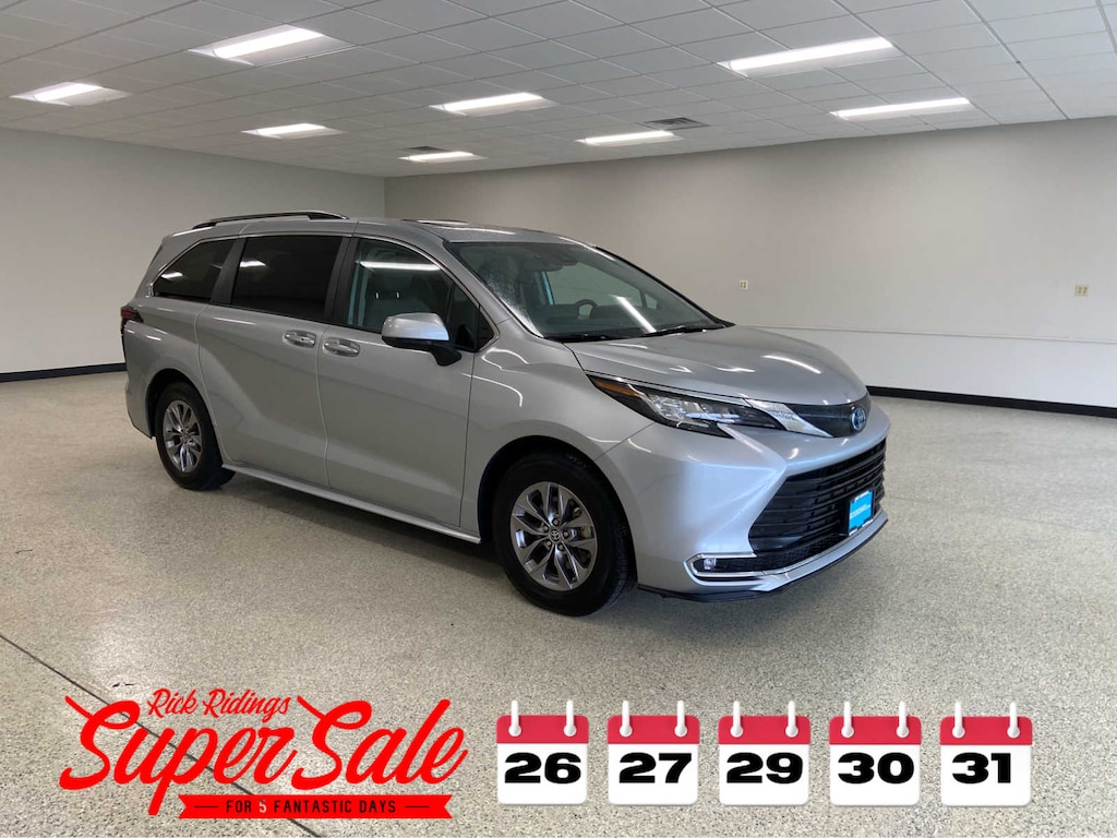 Used 2023 Toyota Sienna XLE