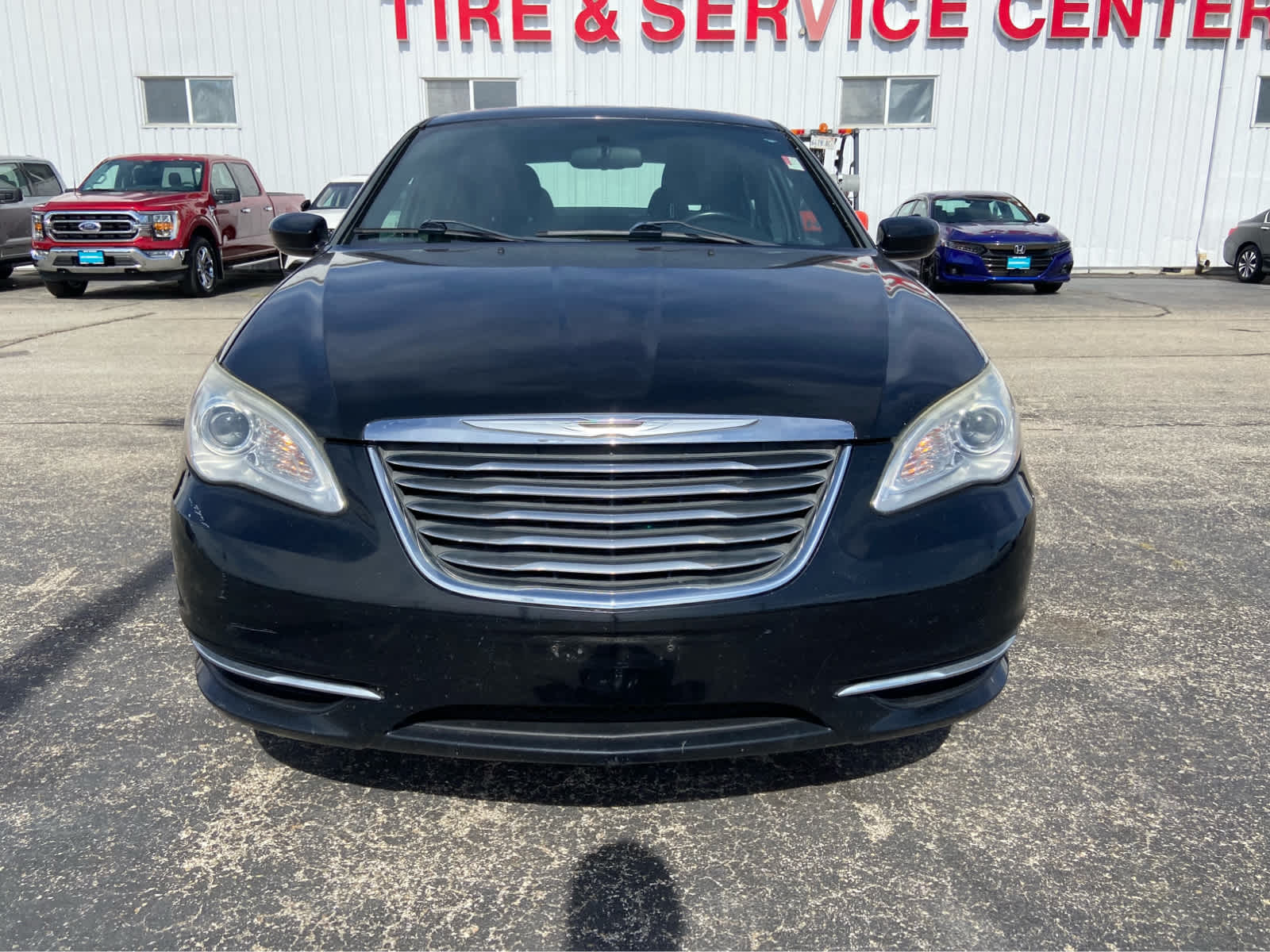 2012 Chrysler 200 Touring photo 2