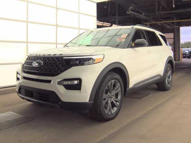 2024 Ford Explorer XLT 4WD's photo