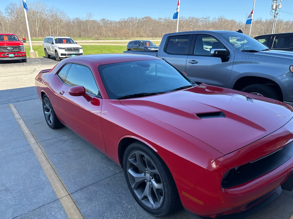 Used 2016 Dodge Challenger SXT Cpe