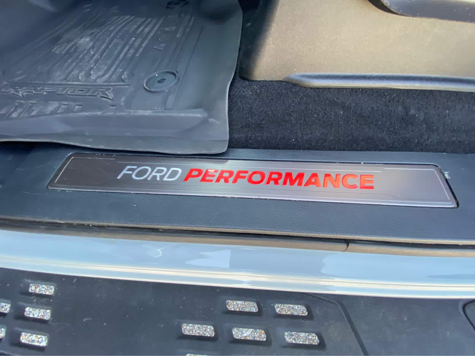 2023 Ford F-150 Raptor - Photo 42