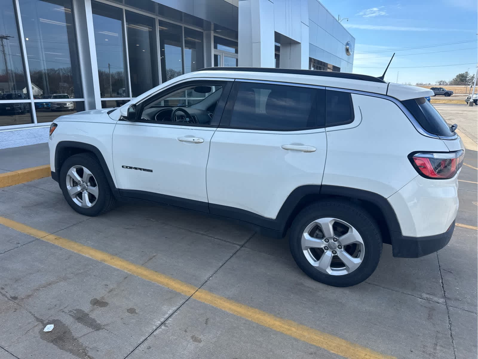 Used 2017 Jeep Compass Latitude with VIN 3C4NJCBB8HT632861 for sale in Monticello, IL