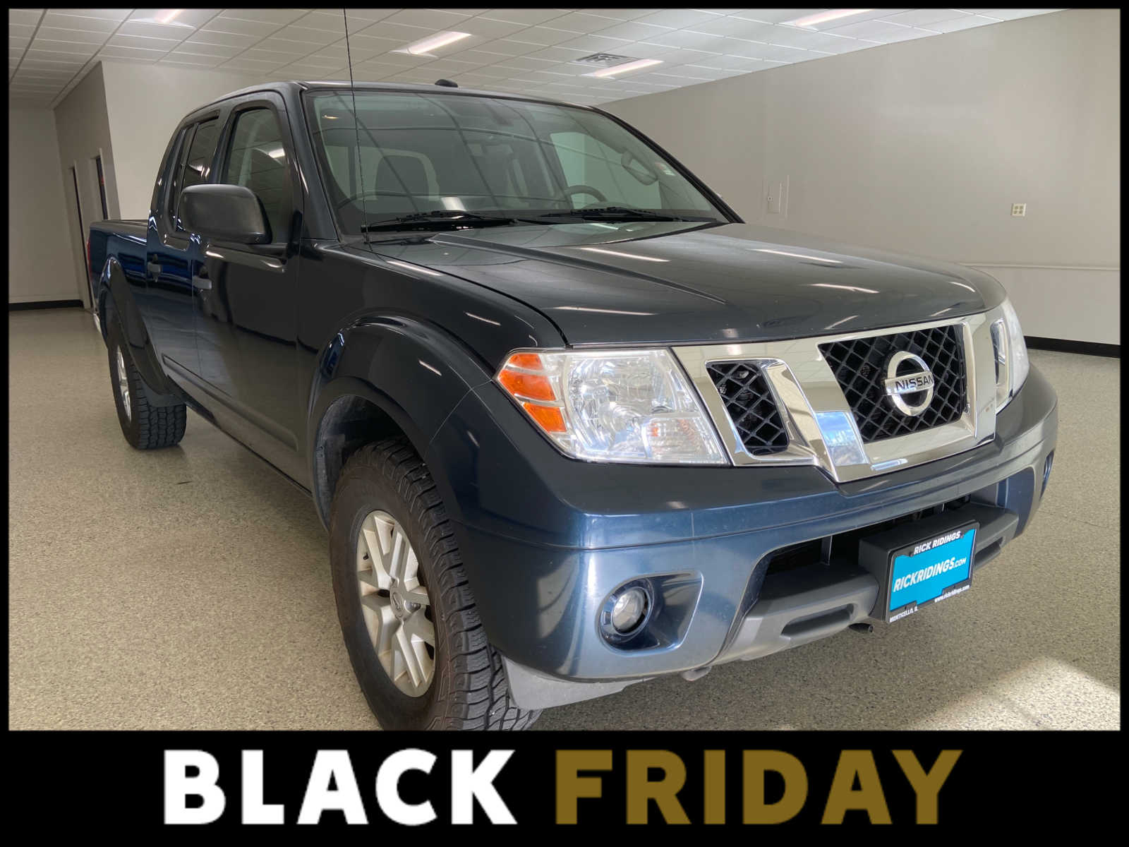 2017 Nissan Frontier SV Crew Cab photo 3