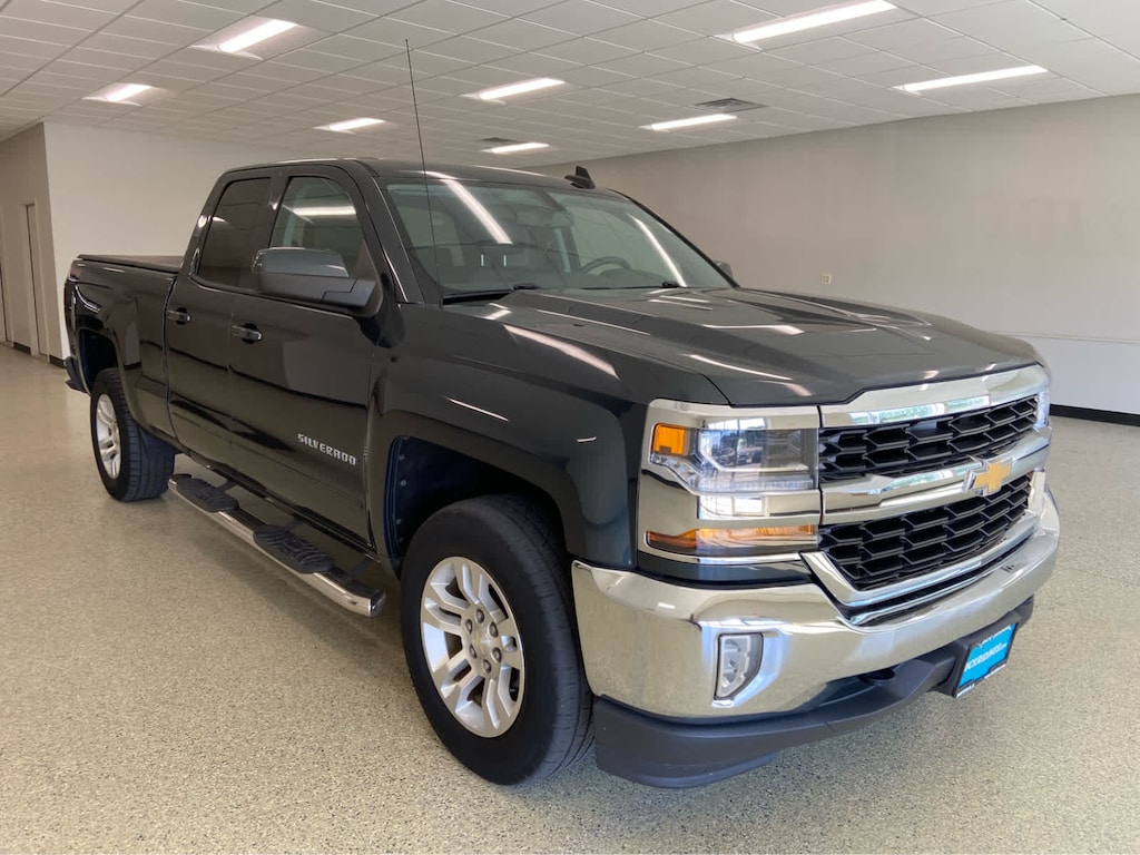 Used 2017 Chevrolet Silverado 1500 LT 4WD Double Cab 143.5 4WD Double Cab 143.5
