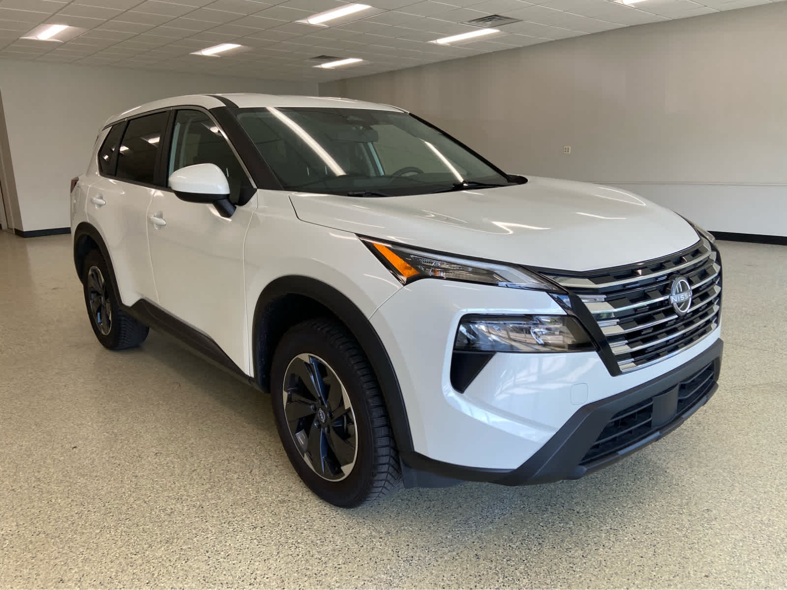 2024 Nissan Rogue SV photo 3